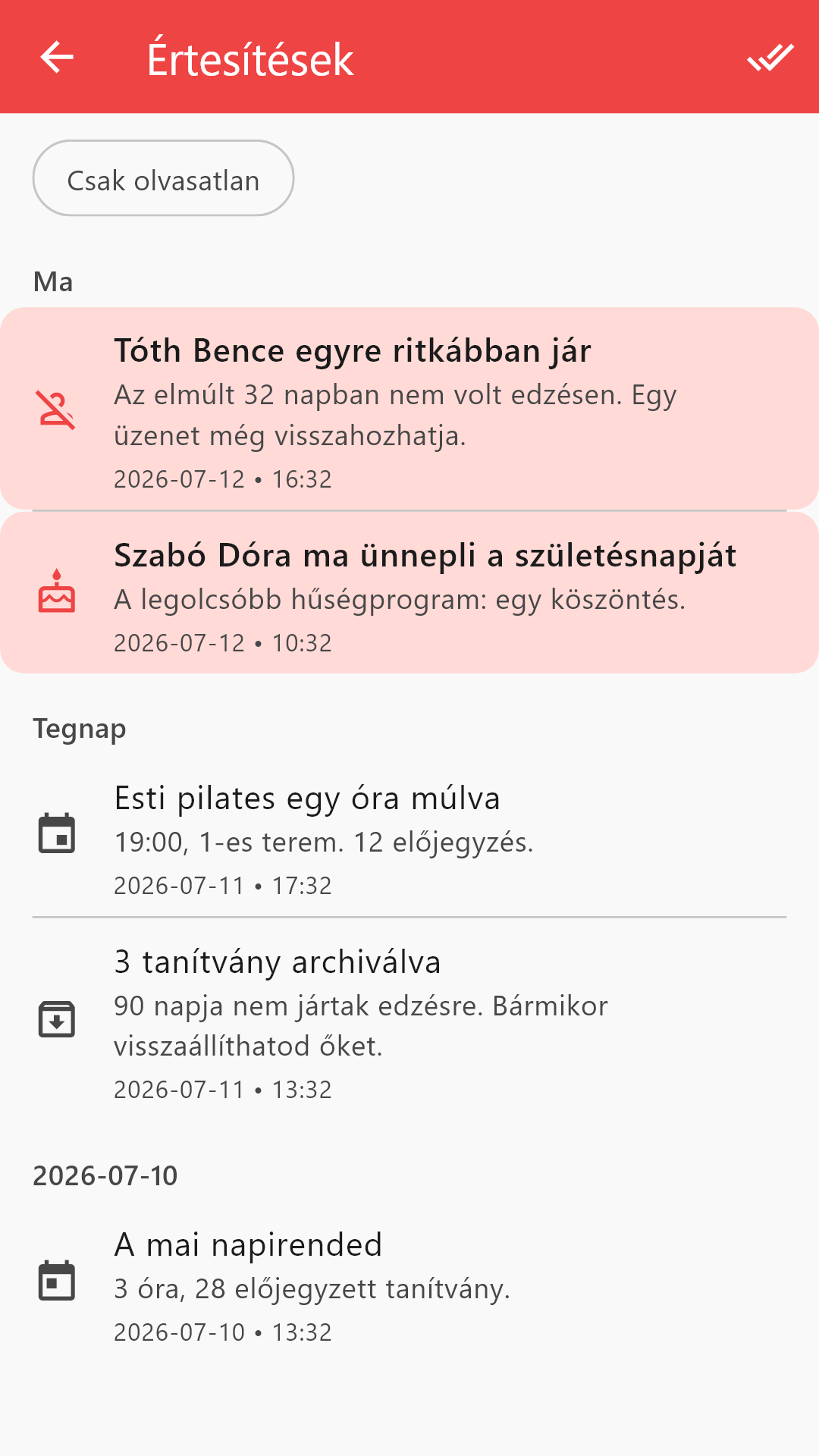 Attendlr értesítések: elmaradozó tanítvány, születésnap és automatikus archiválás.